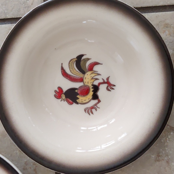 Lot of 5 Metlox California Poppytrail Red Rooster Salad Plates and Dessert Bowls - Picture 7 of 15
